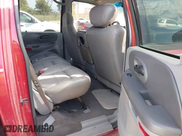 2002 Ford F-150 XLT с VIN 1FTRW08L92KB82180, выставлен на аукционе IAAI как лот 43284205 с пробегом Не указан миль и . История ставок и продаж доступна на DreamBid. Изображение 8.