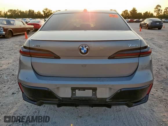 2024 BMW 7 Series 740i xDrive с VIN WBA33EH02RCS29780, выставлен на аукционе Copart как лот 80161625 с пробегом Не указан миль и Списание • Salvage title. История ставок и продаж доступна на DreamBid. Изображение 6.