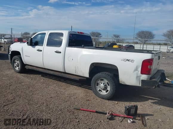 2011 Chevrolet Silverado 2500HD Work Truck с VIN 1GC1KVCG4BF261071, выставлен на аукционе IAAI как лот 41392452 с пробегом 225 391 миль миль и . История ставок и продаж доступна на DreamBid. Изображение 3.