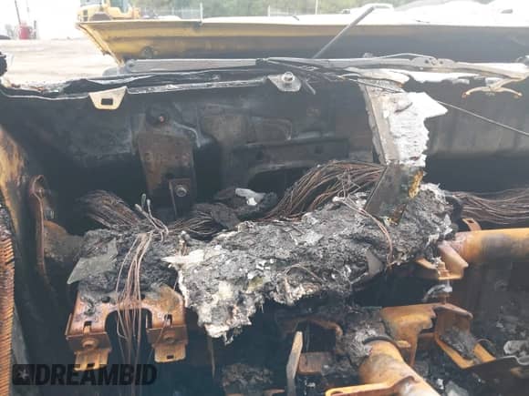 2002 Nissan Frontier SVE z VIN 1N6MD27Y22C361435, wystawiony jako IAAI lot #41393857 z przebiegiem Nie podano mil oraz . Historia ofert i sprzedaży dostępna na DreamBid. Obrazek 7.