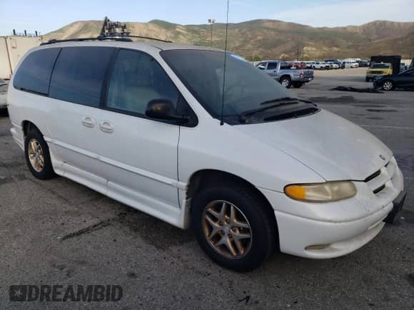 1998 Dodge Caravan LE with VIN 1B4GP54L1WB720025, listed as a Copart auction lot 47730365 with 88,231 mi miles and Clean title. Bid and sale history available at DreamBid. Image 4.