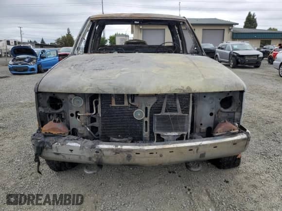 2000 Chevrolet Silverado 2500 с VIN 1GCGK29J0YF509546, выставлен на аукционе Copart как лот 72070175 с пробегом Не указан миль и Списание • Salvage title. История ставок и продаж доступна на DreamBid. Изображение 5.