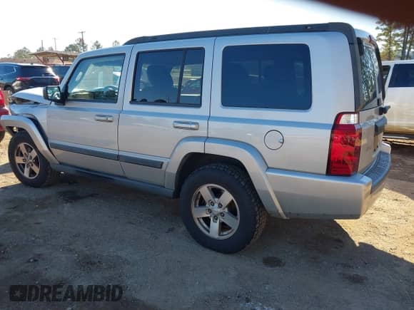 2007 Jeep Commander Sport with VIN 1J8HH48K77C587615, listed as a IAAI auction lot 41149777 with 167,871 mi miles and . Bid and sale history available at DreamBid. Image 3.