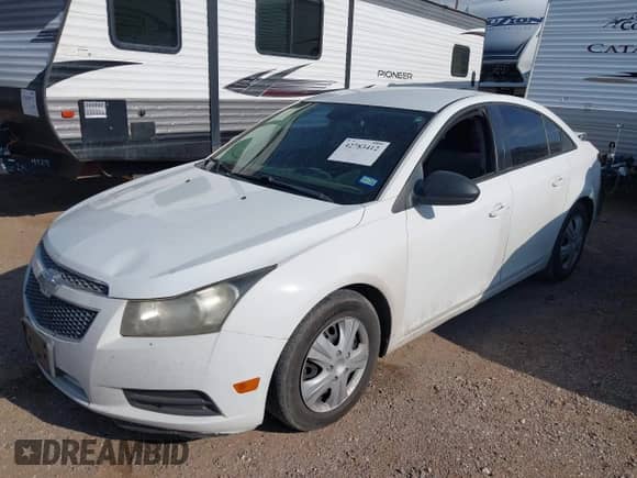 2013 Chevrolet Cruze LS z VIN 1G1PA5SG7D7240624, wystawiony jako IAAI lot #42783412 z przebiegiem 149 482 mil mil oraz . Historia ofert i sprzedaży dostępna na DreamBid. Obrazek 17.