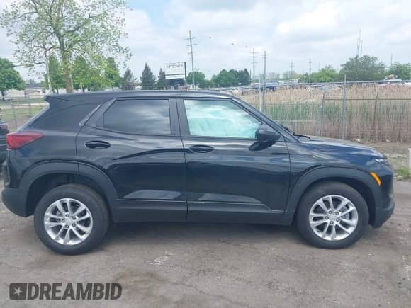 2025 Chevrolet TrailBlazer LS z VIN KL79MNSLXSB126404, wystawiony jako IAAI lot #42280732 z przebiegiem 2 800 mil mil oraz . Historia ofert i sprzedaży dostępna na DreamBid. Obrazek 13.