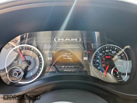 2020 Ram 1500 Big Horn z VIN 1C6SRFFM1LN241625, wystawiony jako Copart lot #80006815 z przebiegiem 92 707 mil mil oraz Czysty tytuł • Clean title. Historia ofert i sprzedaży dostępna na DreamBid. Obrazek 9.