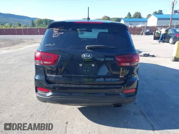 2019 Kia Sorento LX with VIN 5XYPGDA36KG546132, listed as a IAAI auction lot 43161213 with 146,130 mi miles and . Bid and sale history available at DreamBid. Image 17.