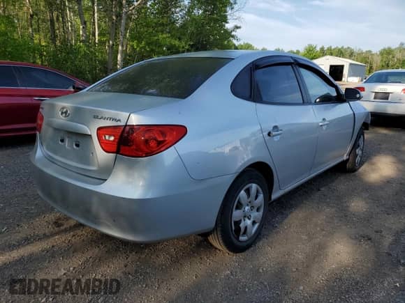 2009 Hyundai Elantra GLS z VIN KMHDU45DX9U774105, wystawiony jako Copart lot #60411975 z przebiegiem 209 112 mil mil oraz Czysty tytuł • Clean title. Historia ofert i sprzedaży dostępna na DreamBid. Obrazek 3.