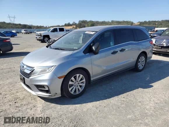 2019 Honda Odyssey LX z VIN 5FNRL6H24KB104941, wystawiony jako Copart lot #80586675 z przebiegiem 411 046 mil mil oraz Szkoda całkowita • Salvage title. Historia ofert i sprzedaży dostępna na DreamBid. Obrazek 1.