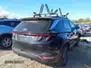 2024 Hyundai Tucson SEL z VIN 5NMJFCDE6RH430705, wystawiony jako IAAI lot #43345707 z przebiegiem 23 240 mil mil oraz . Historia ofert i sprzedaży dostępna na DreamBid. Obrazek 4.