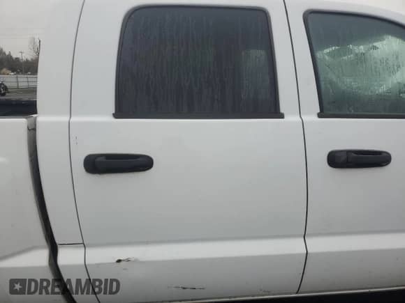 2005 Dodge Dakota SLT z VIN 1D7HW48K75S137100, wystawiony jako Copart lot #84155544 z przebiegiem 90 824 mil mil oraz Czysty tytuł • Clean title. Historia ofert i sprzedaży dostępna na DreamBid. Obrazek 10.