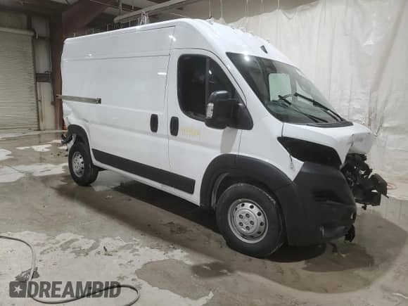 2023 Ram ProMaster Cargo z VIN 3C6LRVBG9PE586944, wystawiony jako Copart lot #44448104 z przebiegiem 151 mil mil oraz Szkoda całkowita • Salvage title. Historia ofert i sprzedaży dostępna na DreamBid. Obrazek 4.