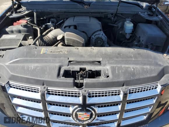 2010 Cadillac Escalade ESV Premium with VIN 1GYUKJEF4AR112581, listed as a Copart auction lot 50363955 with 209,412 mi miles and Non repairable. Bid and sale history available at DreamBid. Image 13.