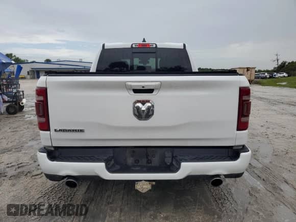 2020 Ram 1500 Laramie z VIN 1C6RREJT7LN160720, wystawiony jako Copart lot #70410455 z przebiegiem 55 863 mil mil oraz Nie do naprawy • Non repairable. Historia ofert i sprzedaży dostępna na DreamBid. Obrazek 6.