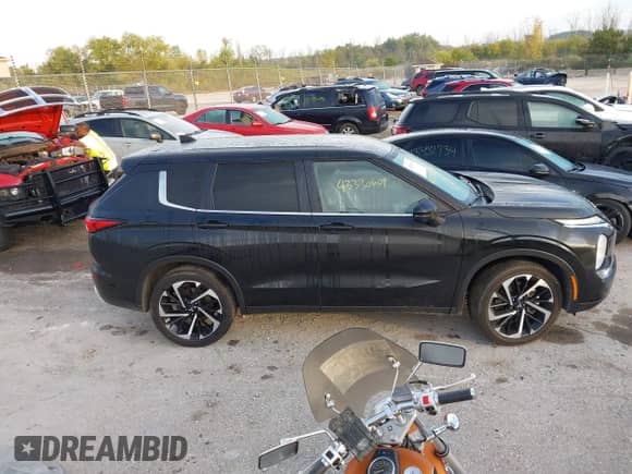 2024 Mitsubishi Outlander SE с VIN JA4J4VA88RZ040047, выставлен на аукционе IAAI как лот 43330609 с пробегом 23 626 миль миль и . История ставок и продаж доступна на DreamBid. Изображение 13.