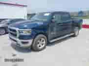 2019 Ram 1500 Big Horn z VIN 1C6SRFFT9KN874699, wystawiony jako IAAI lot #42876373 z przebiegiem 106 077 mil mil oraz . Historia ofert i sprzedaży dostępna na DreamBid. Obrazek 2.