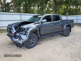 2023 Toyota Tacoma SR5 z VIN 3TMAZ5CN0PM206229, wystawiony jako Copart lot #65621765 z przebiegiem 50 664 mil mil oraz Szkoda całkowita • Salvage title. Historia ofert i sprzedaży dostępna na DreamBid. Obrazek 1.