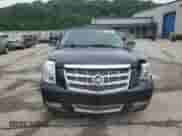 2013 Cadillac Escalade ESV Luxury с VIN 1GYS4HEFXDR366648, выставлен на аукционе Copart как лот 63192305 с пробегом 213 648 миль миль и Списание • Salvage title. История ставок и продаж доступна на DreamBid. Изображение 5.