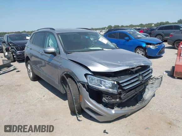 2020 Volkswagen Tiguan S с VIN 3VV1B7AX8LM054877, выставлен на аукционе IAAI как лот 43147566 с пробегом 118 030 миль миль и . История ставок и продаж доступна на DreamBid. Изображение 1.
