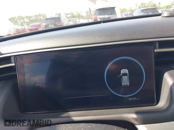 2024 Hyundai Tucson SEL z VIN 5NMJF3DE6RH303890, wystawiony jako IAAI lot #42819432 z przebiegiem 37 171 mil mil oraz . Historia ofert i sprzedaży dostępna na DreamBid. Obrazek 7.