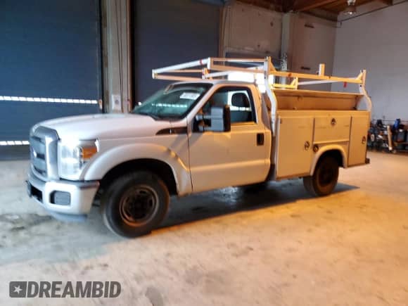 2016 Ford F-250 XL with VIN 1FDBF2A61GEB99039, listed as a Copart auction lot 90831805 with 302,963 mi miles and Clean title. Bid and sale history available at DreamBid. Image 1.