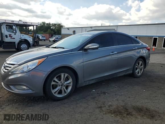 2011 Hyundai Sonata Limited с VIN 5NPEC4AC2BH272732, выставлен на аукционе Copart как лот 81110195 с пробегом 141 595 миль миль и Списание • Salvage title. История ставок и продаж доступна на DreamBid. Изображение 1.