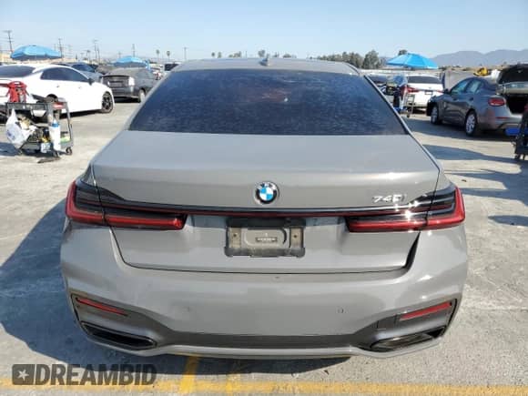 2021 BMW 7 Series 740i z VIN WBA7T2C09MCF32932, wystawiony jako Copart lot #65476015 z przebiegiem 68 519 mil mil oraz Szkoda całkowita • Salvage title. Historia ofert i sprzedaży dostępna na DreamBid. Obrazek 6.
