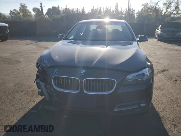 2016 BMW 5 Series 528i z VIN WBA5A5C56GG352389, wystawiony jako Copart lot #82750145 z przebiegiem 85 822 mil mil oraz Szkoda całkowita • Salvage title. Historia ofert i sprzedaży dostępna na DreamBid. Obrazek 5.