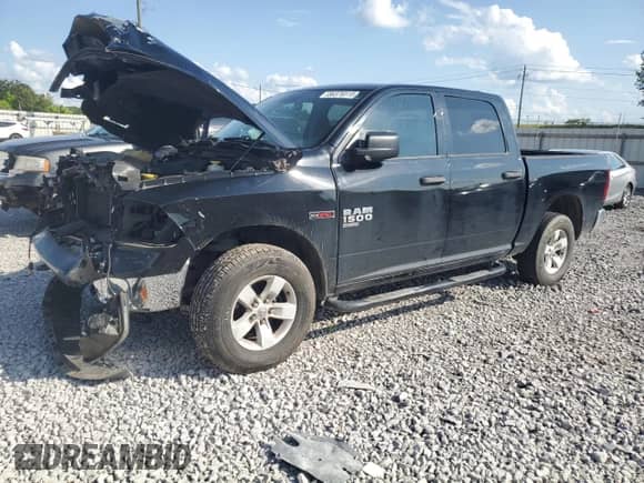 2019 Ram 1500 Tradesman z VIN 1C6RR7KM1KS682245, wystawiony jako Copart lot #56376515 z przebiegiem 37 942 mil mil oraz Szkoda całkowita • Salvage title. Historia ofert i sprzedaży dostępna na DreamBid. Obrazek 1.