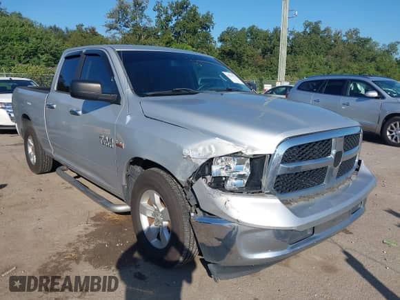 2014 Ram 1500 Big Horn z VIN 1C6RR6GT4ES120788, wystawiony jako IAAI lot #43279713 z przebiegiem 145 985 mil mil oraz . Historia ofert i sprzedaży dostępna na DreamBid. Obrazek 1.