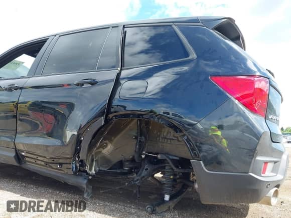 2025 Honda Passport EX-L with VIN 5FNYF8H54SB018988, listed as a IAAI auction lot 42612157 with 2,593 mi miles and . Bid and sale history available at DreamBid. Image 6.