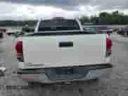 2007 Toyota Tundra SR5 z VIN 5TBET54187S455255, wystawiony jako Copart lot #70026895 z przebiegiem 244 902 mil mil oraz Szkoda całkowita • Salvage title. Historia ofert i sprzedaży dostępna na DreamBid. Obrazek 6.