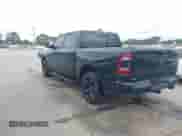 2019 Ram 1500 Big Horn z VIN 1C6SRFFT9KN577304, wystawiony jako IAAI lot #43334051 z przebiegiem 187 962 mil mil oraz . Historia ofert i sprzedaży dostępna na DreamBid. Obrazek 3.