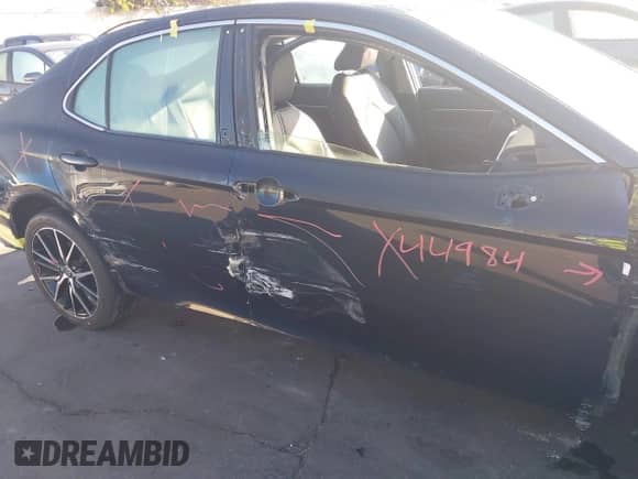 2021 Toyota Camry SE Nightshade z VIN 4T1G11AK1MU532174, wystawiony jako IAAI lot #43458375 z przebiegiem 53 698 mil mil oraz . Historia ofert i sprzedaży dostępna na DreamBid. Obrazek 14.