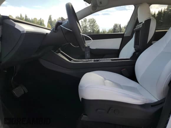2020 Tesla Model Y Long Range с VIN 5YJYGDEE6LF023427, выставлен на аукционе Copart как лот 81877945 с пробегом 52 307 миль миль и Списание • Salvage title. История ставок и продаж доступна на DreamBid. Изображение 7.