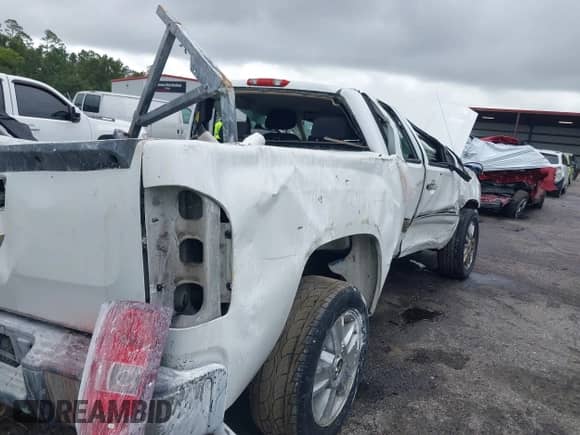 2013 Chevrolet Silverado 1500 LT z VIN 1GCRCSE05DZ344718, wystawiony jako IAAI lot #43420272 z przebiegiem 77 120 mil mil oraz . Historia ofert i sprzedaży dostępna na DreamBid. Obrazek 6.