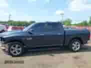 2017 Ram 1500 Big Horn z VIN 1C6RR7LT3HS870991, wystawiony jako IAAI lot #42559738 z przebiegiem 125 003 mil mil oraz . Historia ofert i sprzedaży dostępna na DreamBid. Obrazek 17.