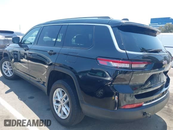 2023 Jeep Grand Cherokee Laredo z VIN 1C4RJJAG2P8869104, wystawiony jako IAAI lot #42766058 z przebiegiem 17 640 mil mil oraz . Historia ofert i sprzedaży dostępna na DreamBid. Obrazek 3.