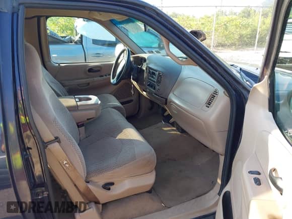 1999 Ford F-150 XL with VIN 1FTRX17L3XNB16928, listed as a IAAI auction lot 42739602 with 118,577 mi miles and . Bid and sale history available at DreamBid. Image 5.