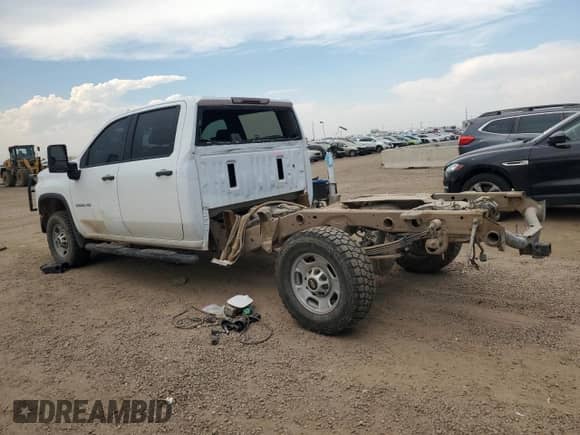 2021 Chevrolet Silverado 2500HD Work Truck with VIN 1GC1YLEY4MF235954, listed as a Copart auction lot 66008965 with 165,870 mi miles and Salvage title. Bid and sale history available at DreamBid. Image 2.