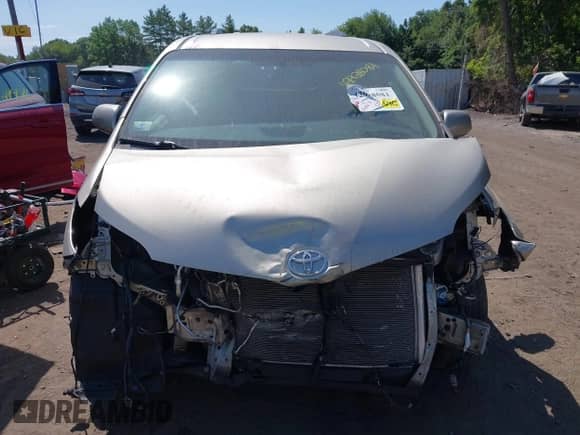 2015 Toyota Sienna LE AAS с VIN 5TDKK3DCXFS545654, выставлен на аукционе IAAI как лот 42928081 с пробегом 123 861 миль миль и . История ставок и продаж доступна на DreamBid. Изображение 13.