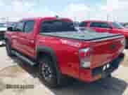 2023 Toyota Tacoma SR z VIN 3TMCZ5AN0PM560313, wystawiony jako IAAI lot #42650949 z przebiegiem 27 871 mil mil oraz . Historia ofert i sprzedaży dostępna na DreamBid. Obrazek 3.