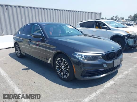 2019 BMW 5 Series 540i xDrive с VIN WBAJE7C51KWW19709, выставлен на аукционе IAAI как лот 42929080 с пробегом 82 661 миль миль и . История ставок и продаж доступна на DreamBid. Изображение 1.