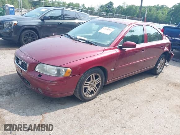 2005 Volvo S60 с VIN YV1RH592652455412, выставлен на аукционе IAAI как лот 42460357 с пробегом 260 051 миль миль и . История ставок и продаж доступна на DreamBid. Изображение 2.