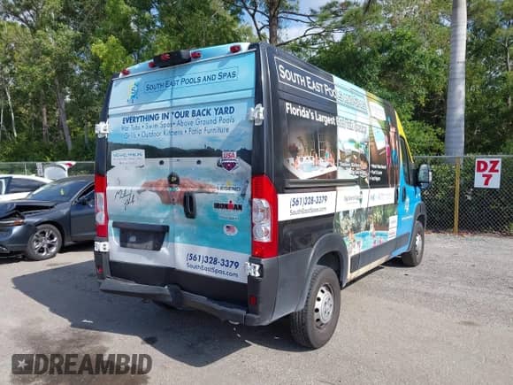 2022 Ram ProMaster Cargo z VIN 3C6LRVBG2NE119197, wystawiony jako IAAI lot #42045262 z przebiegiem 72 484 mil mil oraz . Historia ofert i sprzedaży dostępna na DreamBid. Obrazek 12.