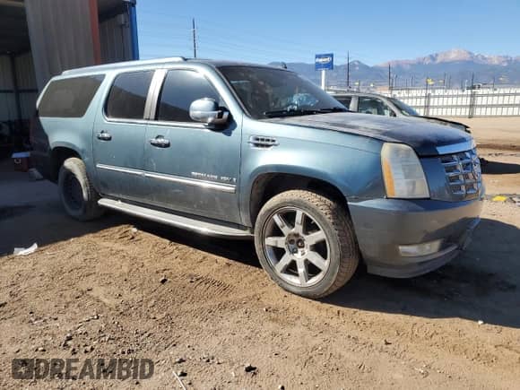 2008 Cadillac Escalade ESV с VIN 1GYFK66848R213927, выставлен на аукционе Copart как лот 87486375 с пробегом Не указан миль и Чистый • Clean title. История ставок и продаж доступна на DreamBid. Изображение 4.