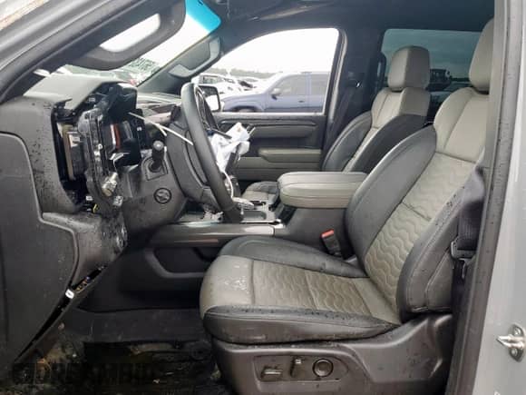 2024 Chevrolet Silverado 1500 ZR2 с VIN 3GCUDHE84RG240440, выставлен на аукционе Copart как лот 56743275 с пробегом Не указан миль и Списание • Salvage title. История ставок и продаж доступна на DreamBid. Изображение 7.