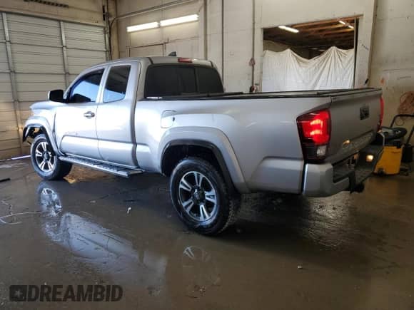 2018 Toyota Tacoma SR5 with VIN 5TFRZ5CN5JX066473, listed as a Copart auction lot 50875405 with 55,391 mi miles and Salvage title. Bid and sale history available at DreamBid. Image 2.