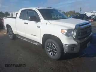 2015 Toyota Tundra SR z VIN 5TFUW5F12FX462041, wystawiony jako IAAI lot #43208365 z przebiegiem Nie podano mil oraz . Historia ofert i sprzedaży dostępna na DreamBid. Obrazek 1.