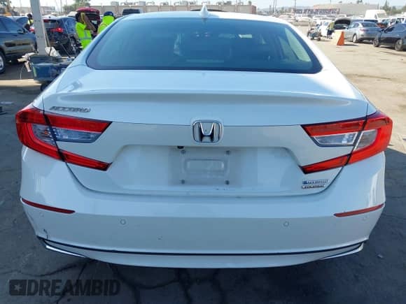 2018 Honda Accord Touring with VIN 1HGCV3F9XJA016936, listed as a IAAI auction lot 43050911 with 69,598 mi miles and . Bid and sale history available at DreamBid. Image 16.